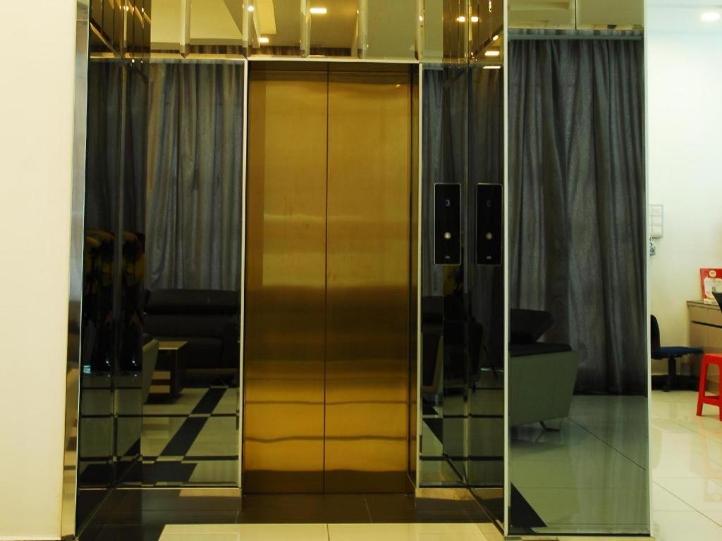 Lf Hotel Tapah Bagian luar foto