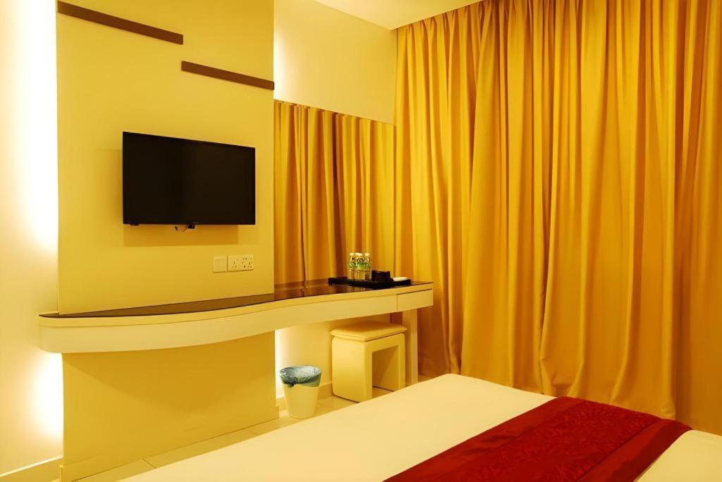 Lf Hotel Tapah Bagian luar foto